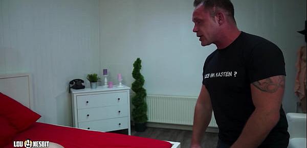  Fucking machine Casting Lou Nesbit, Lia Louise